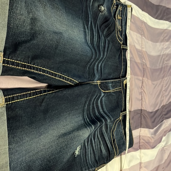 🌸 Cute Cuffed Shorts - Picture 2 of 8